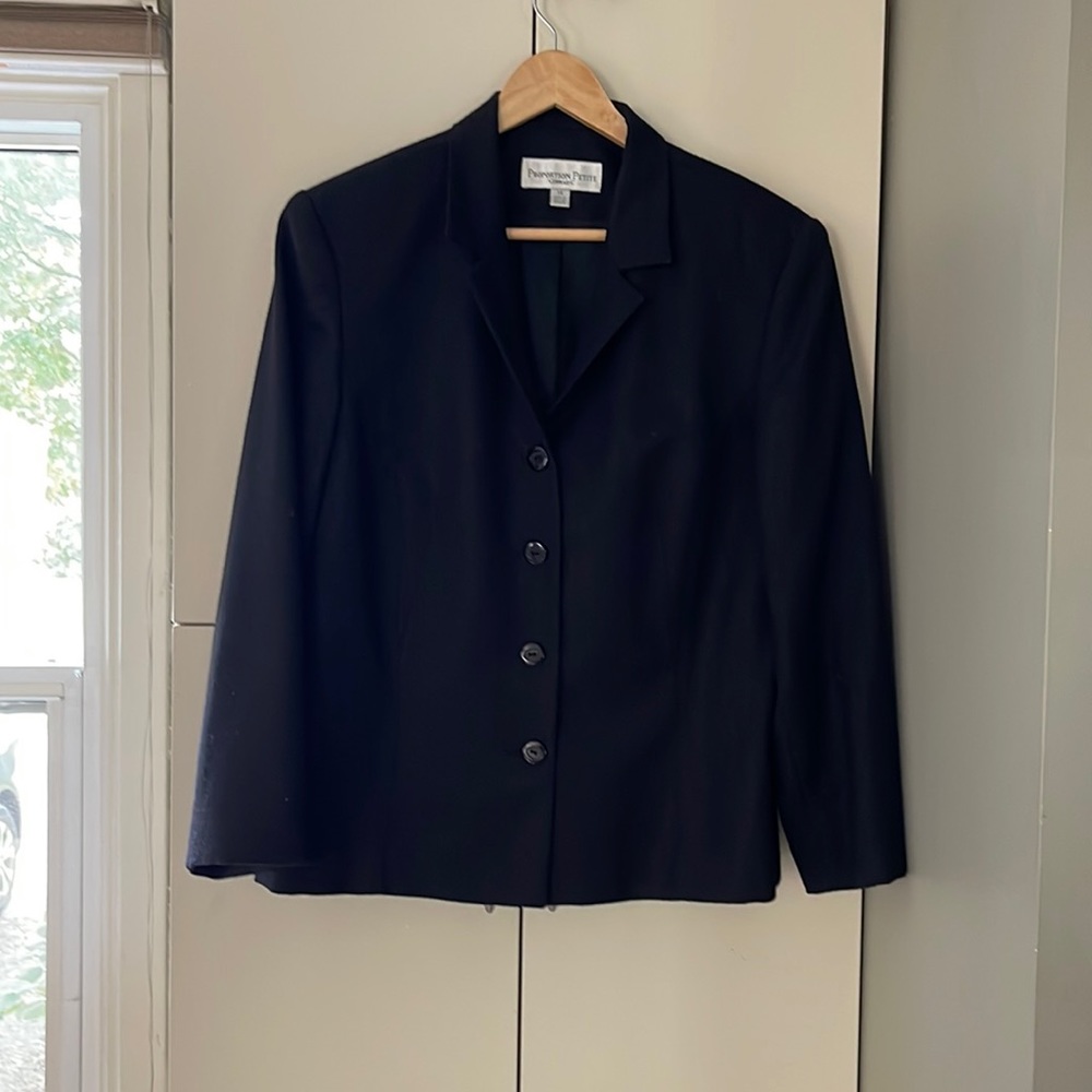 Proportion Petite, 14, navy wool, 4 button, relaxed fit blazer, EUC, versatile